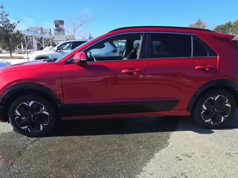 Certified 2024 Kia Niro Wind FWD image 4