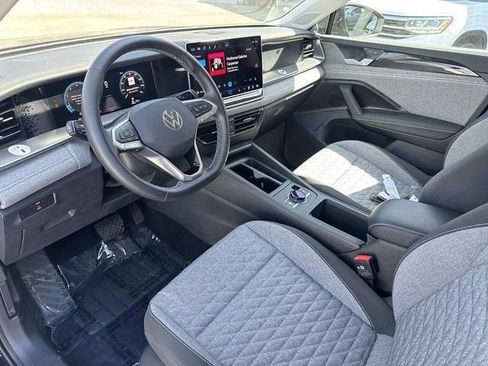 Used 2025 Volkswagen Tiguan S FWD image 13