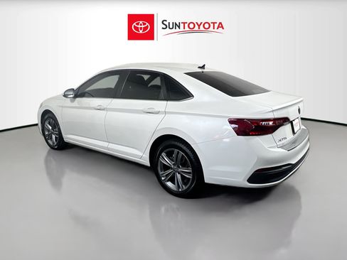 Used 2023 Volkswagen Jetta SE FWD image 6