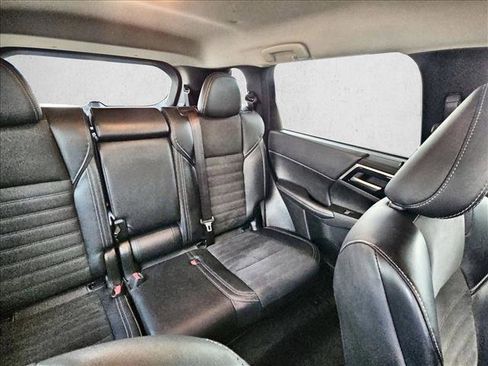 Used 2024 Mitsubishi Outlander SE FWD image 7