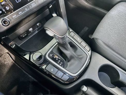 Used 2024 Kia Seltos S AWD/4WD image 19