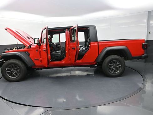New 2025 Jeep Gladiator Sport AWD/4WD image 33