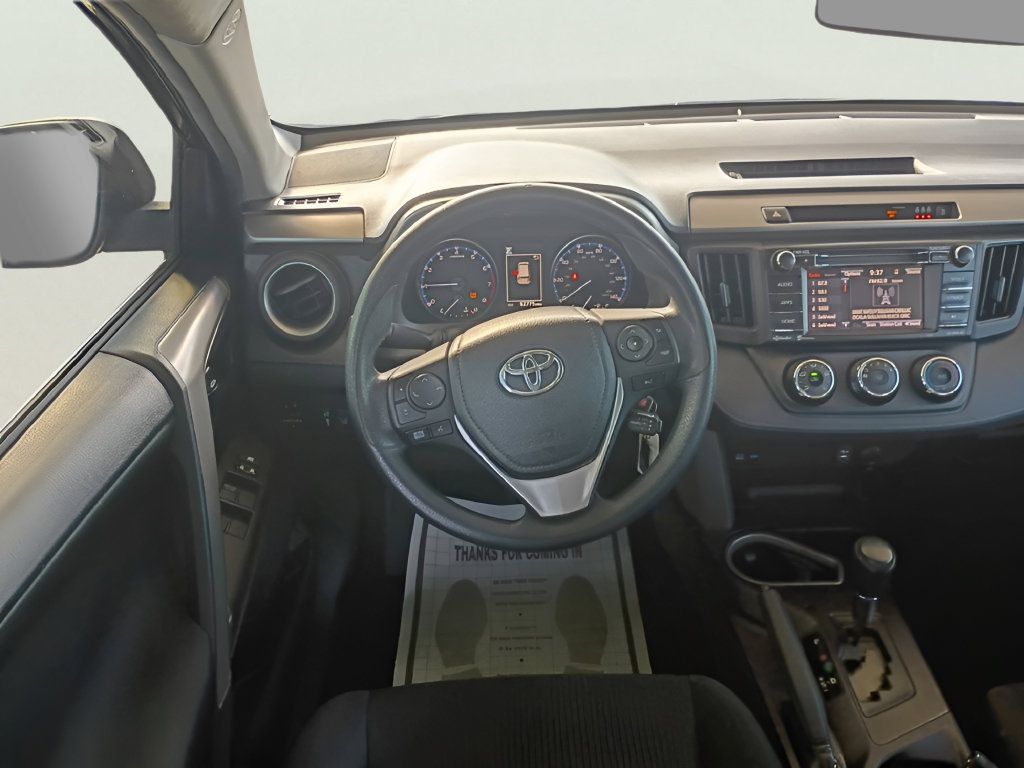 Used 2018 Toyota RAV4 LE FWD image 12