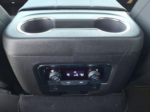 New 2026 Chevrolet Suburban LS image 13