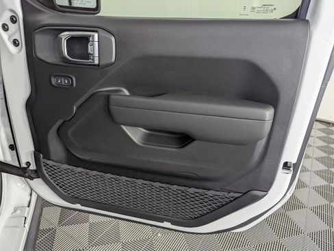 New 2025 Jeep Gladiator Rubicon w/ Safety Group image 34