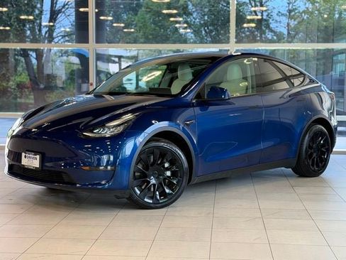 Used 2021 Tesla Model Y Long Range AWD/4WD image 1