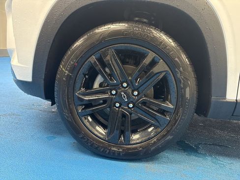 New 2026 Chevrolet Trax ACTIV w/ Sunroof Package FWD image 16