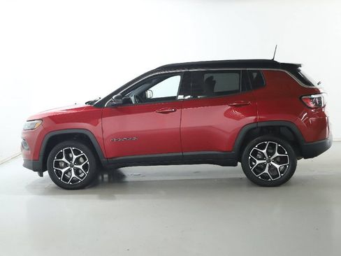Used 2025 Jeep Compass Limited AWD/4WD image 38