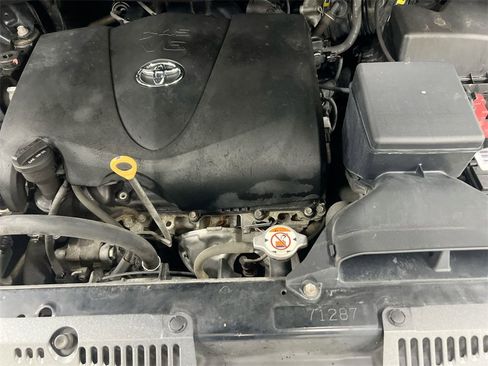 Used 2018 Toyota Sienna XLE w/ XLE Navigation Package image 26