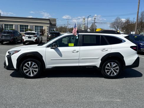 Certified 2023 Subaru Outback Premium AWD/4WD image 4