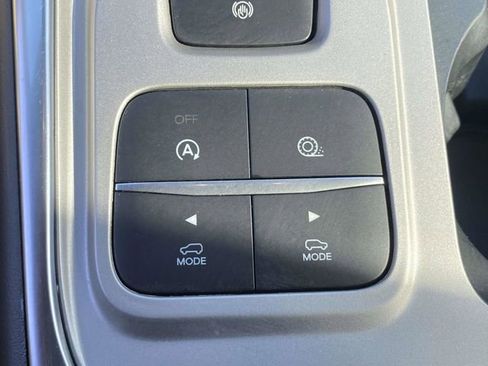 Used 2023 Ford Explorer XLT w/ Equipment Group 202A image 33