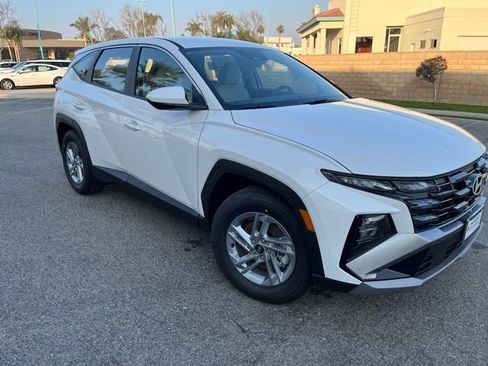New 2026 Hyundai Tucson SE image 1
