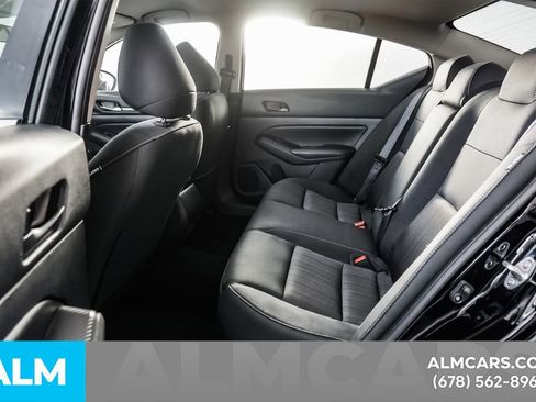 Used 2025 Nissan Altima 2.5 SV FWD image 17