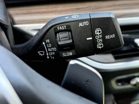 Used 2024 BMW X7 xDrive40i w/ Executive Package image 49