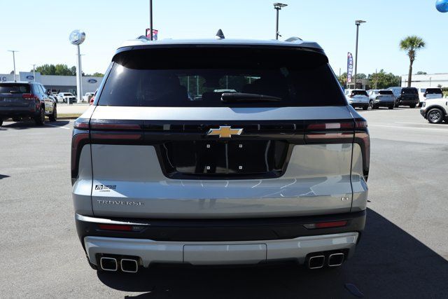 Used 2024 Chevrolet Traverse LT FWD image 7