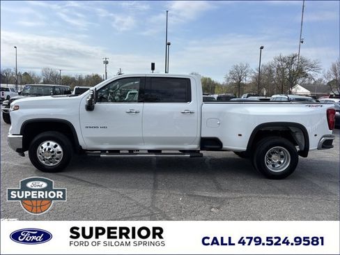 Used 2025 Chevrolet Silverado 3500 LTZ w/ LTZ Convenience Package AWD/4WD image 9