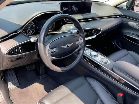 Used 2025 Genesis GV70 2.5T AWD/4WD image 13