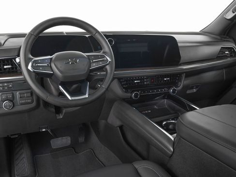 Used 2026 Chevrolet Suburban Z71 w/ Comfort Package image 19