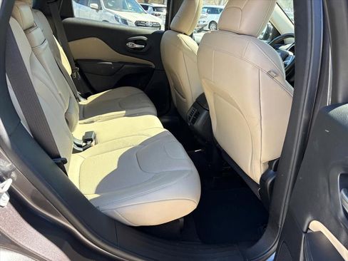 Used 2016 Jeep Cherokee Limited w/ Luxury Group image 17