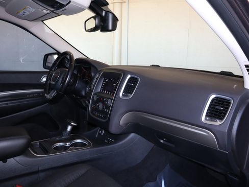 Used 2020 Dodge Durango SXT image 38