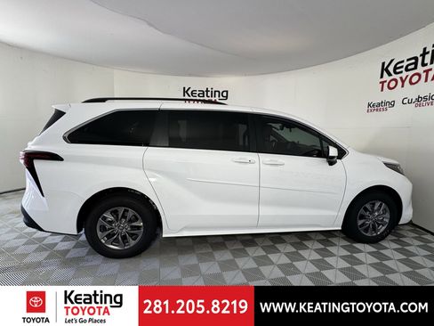 New 2026 Toyota Sienna LE image 7
