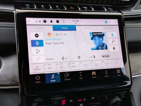 Used 2023 Jeep Grand Cherokee 30th Anniversary image 19