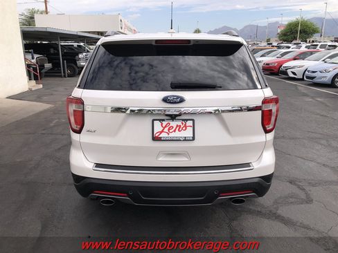 Used 2018 Ford Explorer XLT w/ Equipment Group 202A FWD image 7
