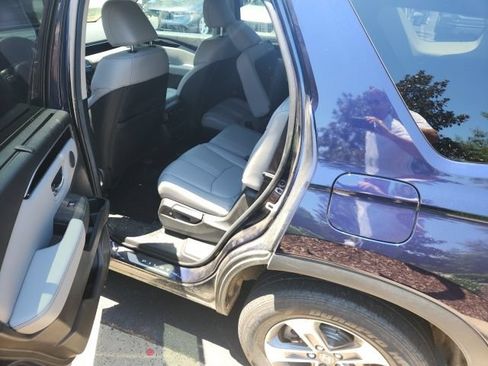 Used 2025 Honda Pilot EX-L image 12