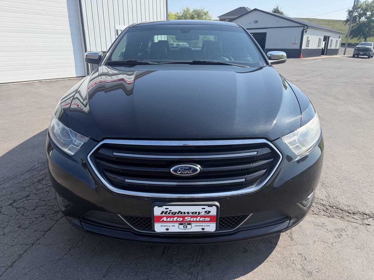 Used 2014 Ford Taurus Limited FWD image 7