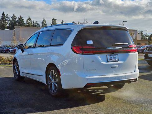 New 2026 Chrysler Pacifica Pinnacle image 6