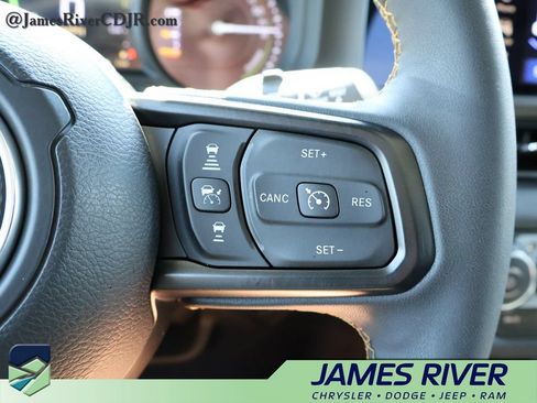Used 2024 Jeep Wrangler Unlimited AWD/4WD image 26