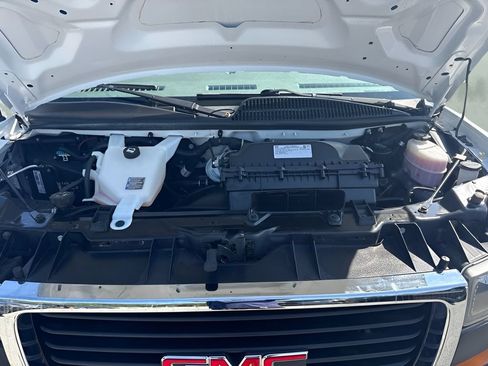 Used 2022 GMC Savana 2500 w/ Driver Convenience Package RWD image 20