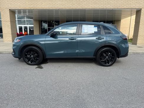 Certified 2025 Honda HR-V Sport image 1
