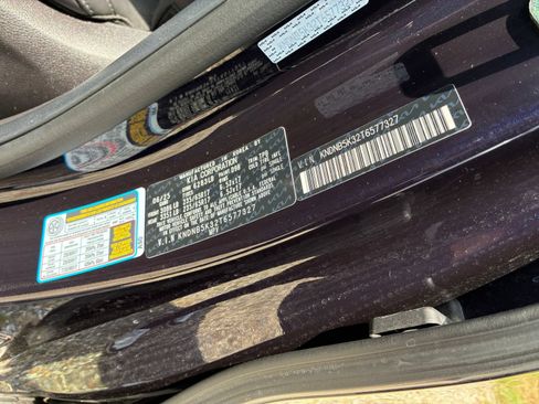 Used 2026 Kia Carnival FWD image 27