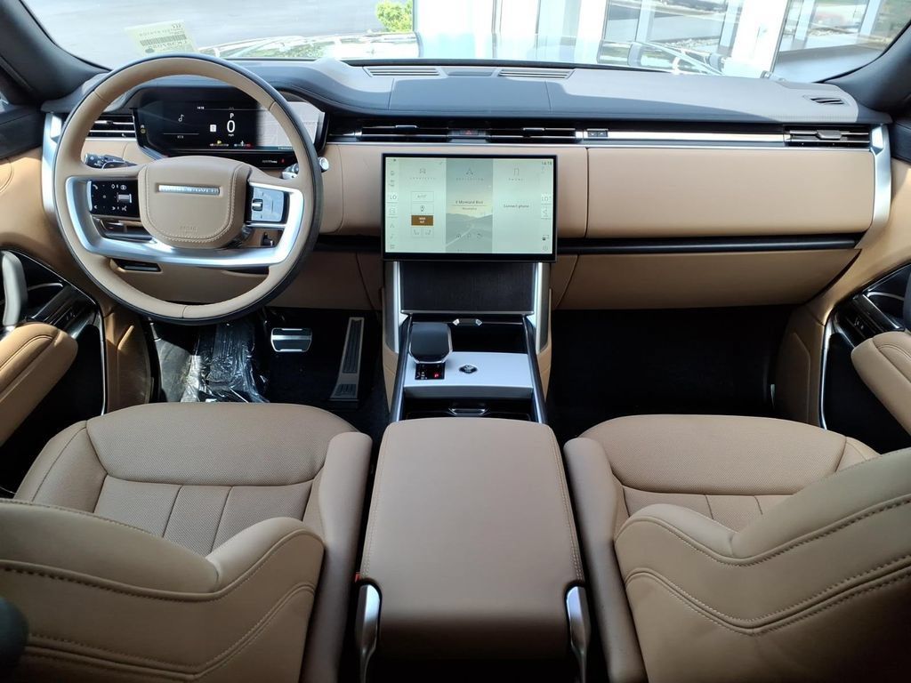 New 2026 Land Rover Range Rover Long Wheelbase SE AWD/4WD image 9