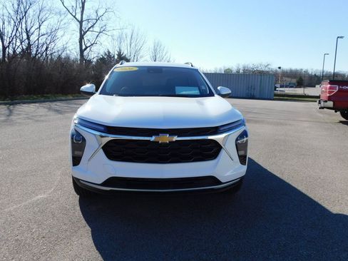 New 2026 Chevrolet Trax LT w/ Driver Confidence Package FWD image 8