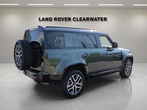 New 2026 Land Rover Defender 110 X-Dynamic SE image 5