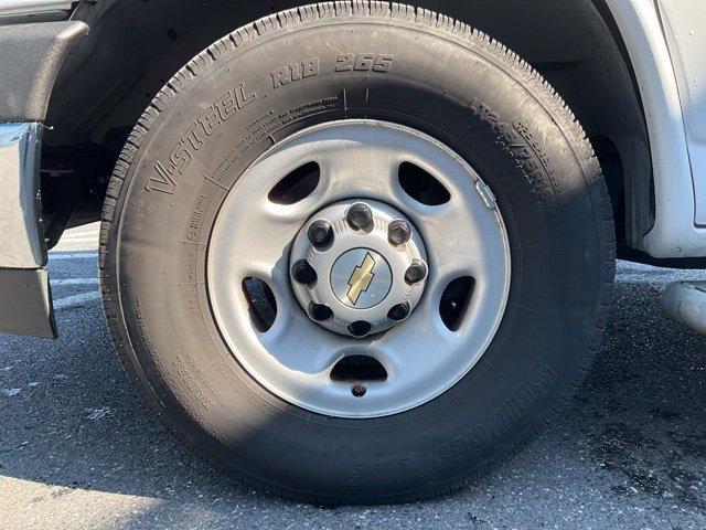 Used 2025 Chevrolet Express 2500 w/ Driver Convenience Package RWD image 24