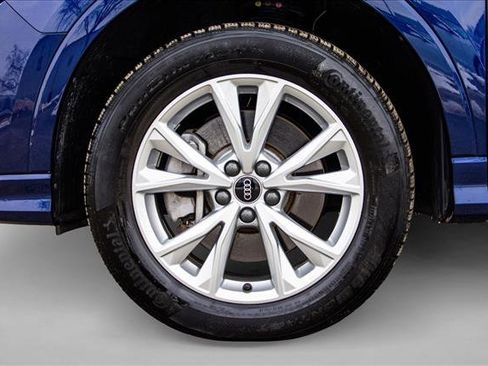 Used 2023 Audi Q3 2.0T Premium Plus w/ Premium Plus Package image 9