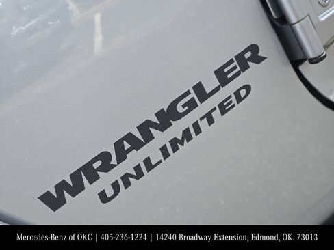 Used 2015 Jeep Wrangler Unlimited Rubicon AWD/4WD image 9