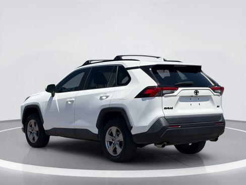 Used 2022 Toyota RAV4 XLE w/ XLE Grade Weather Package FWD image 3