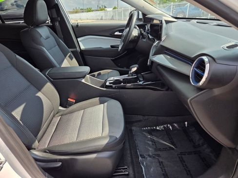 Used 2025 Chevrolet Trax LT w/ Driver Confidence Package image 15