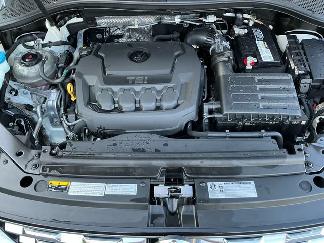 Used 2020 Volkswagen Tiguan SE w/ Panoramic Sunroof Package AWD/4WD image 19