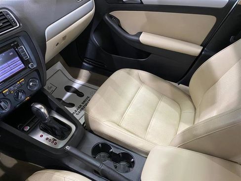 Used 2014 Volkswagen Jetta SE FWD image 15