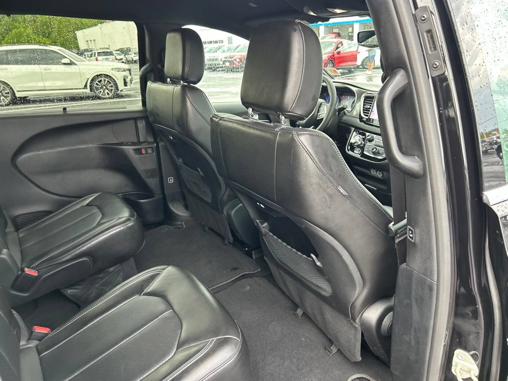 Used 2025 Chrysler Pacifica Select FWD image 37