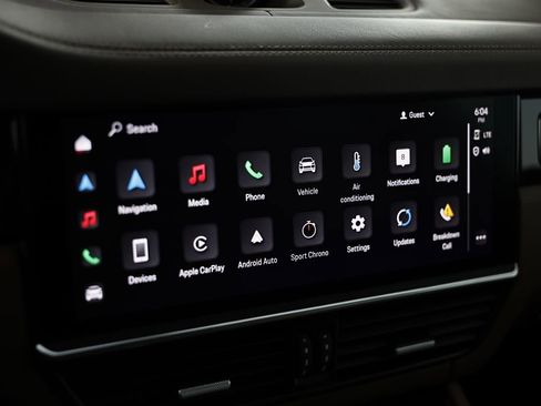 Certified 2023 Porsche Cayenne Turbo S AWD/4WD image 39