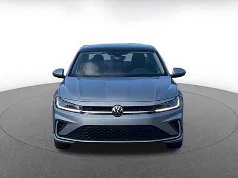 Used 2025 Volkswagen Jetta SE image 4