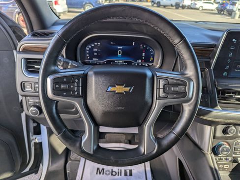 Used 2023 Chevrolet Suburban Premier image 16