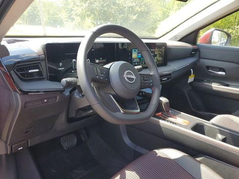 New 2025 Nissan Kicks SR image 11