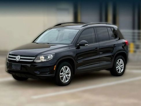 Used 2017 Volkswagen Tiguan S image 3